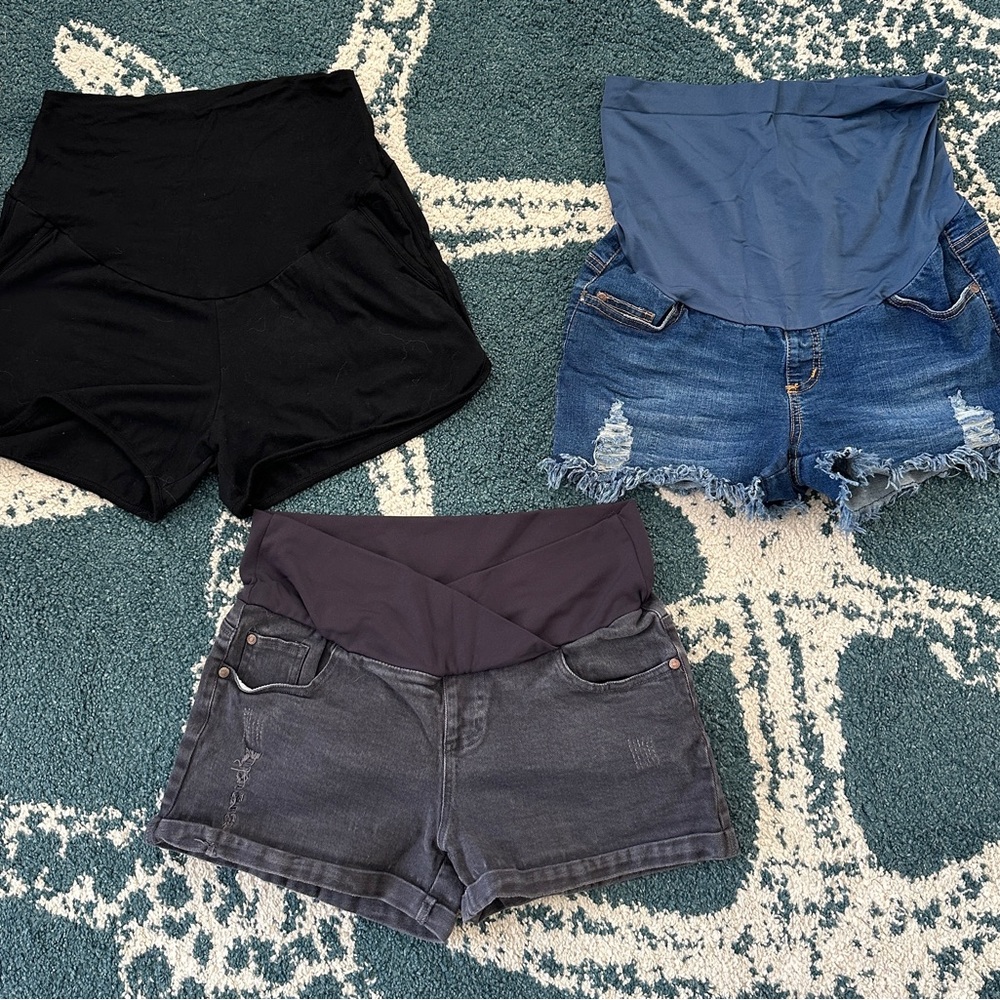 Medium maternity shorts